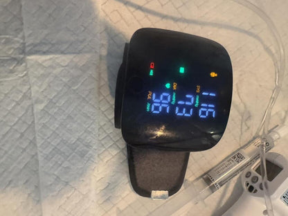 Tensiómetro digital médico de pulso em stock