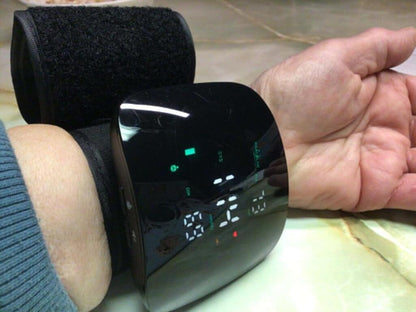 Tensiómetro digital médico de pulso em stock